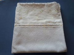 Крестильное махровое полотенце с батистовым кружевом Ton Ange TN-007 фото