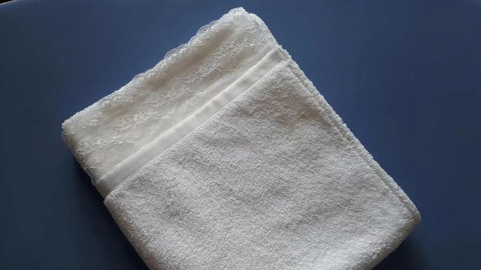 Крестильное махровое полотенце с английским кружевом Ton Ange TN-008 фото